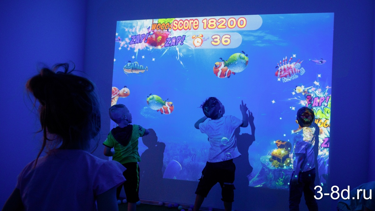 Дитяча інтерактивна ігрова стіна